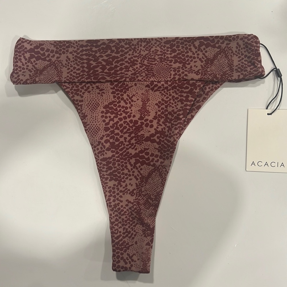 Acacia Mateo bottoms